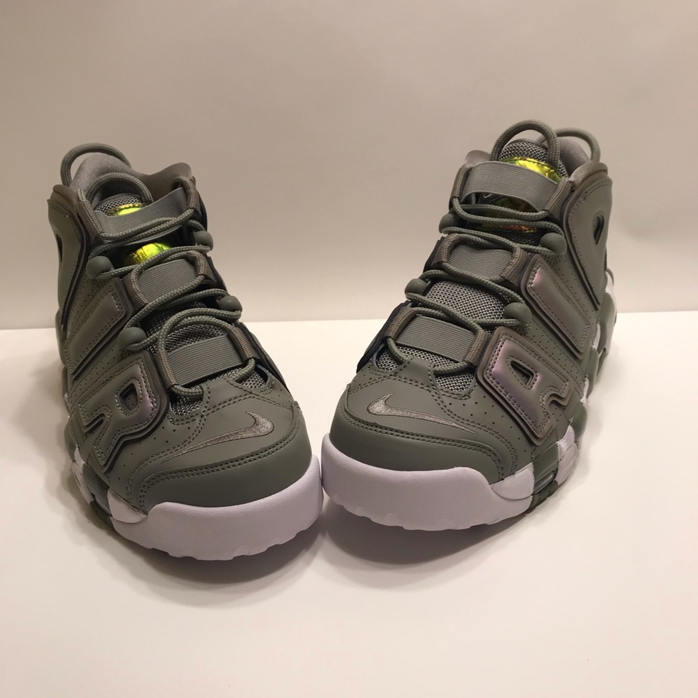 Nike shoes - Picture 1 of 5